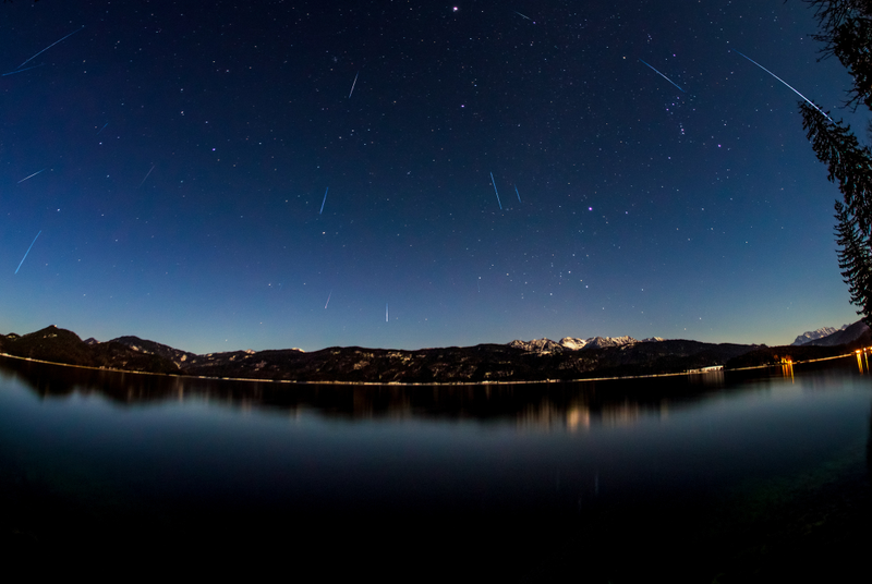Illustration for article titled The Biggest Meteor Shower of the Year Is Tonight and Here's How to Watch